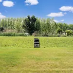 In Near Kaag Lakes * Oud Ade