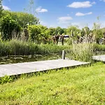 In Near Kaag Lakes Oud Ade