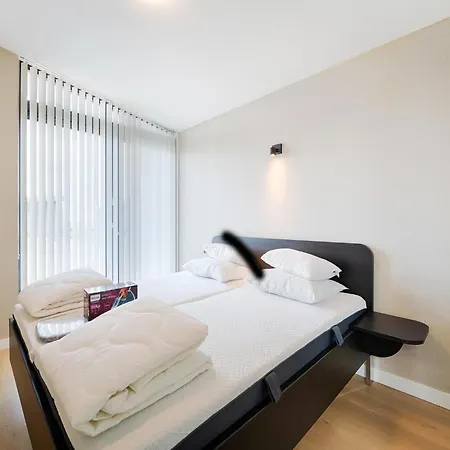 In Near Kaag Lakes * Oud Ade