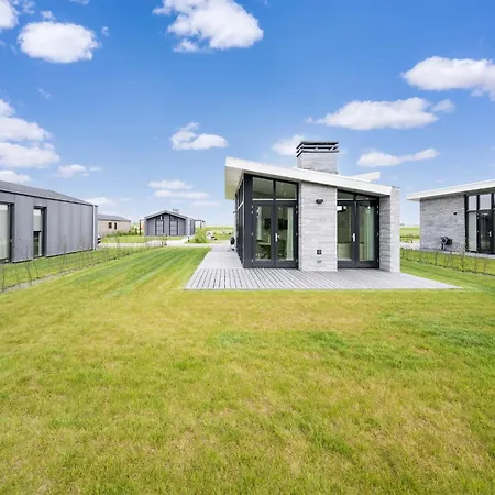 In Near Kaag Lakes * Oud Ade