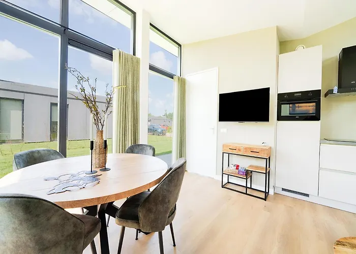 In Near Kaag Lakes Oud Ade