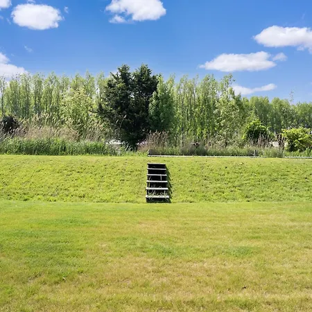 In Near Kaag Lakes * Oud Ade