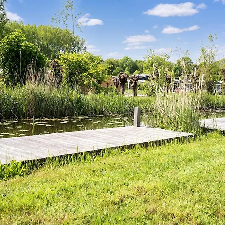 In Near Kaag Lakes Oud Ade